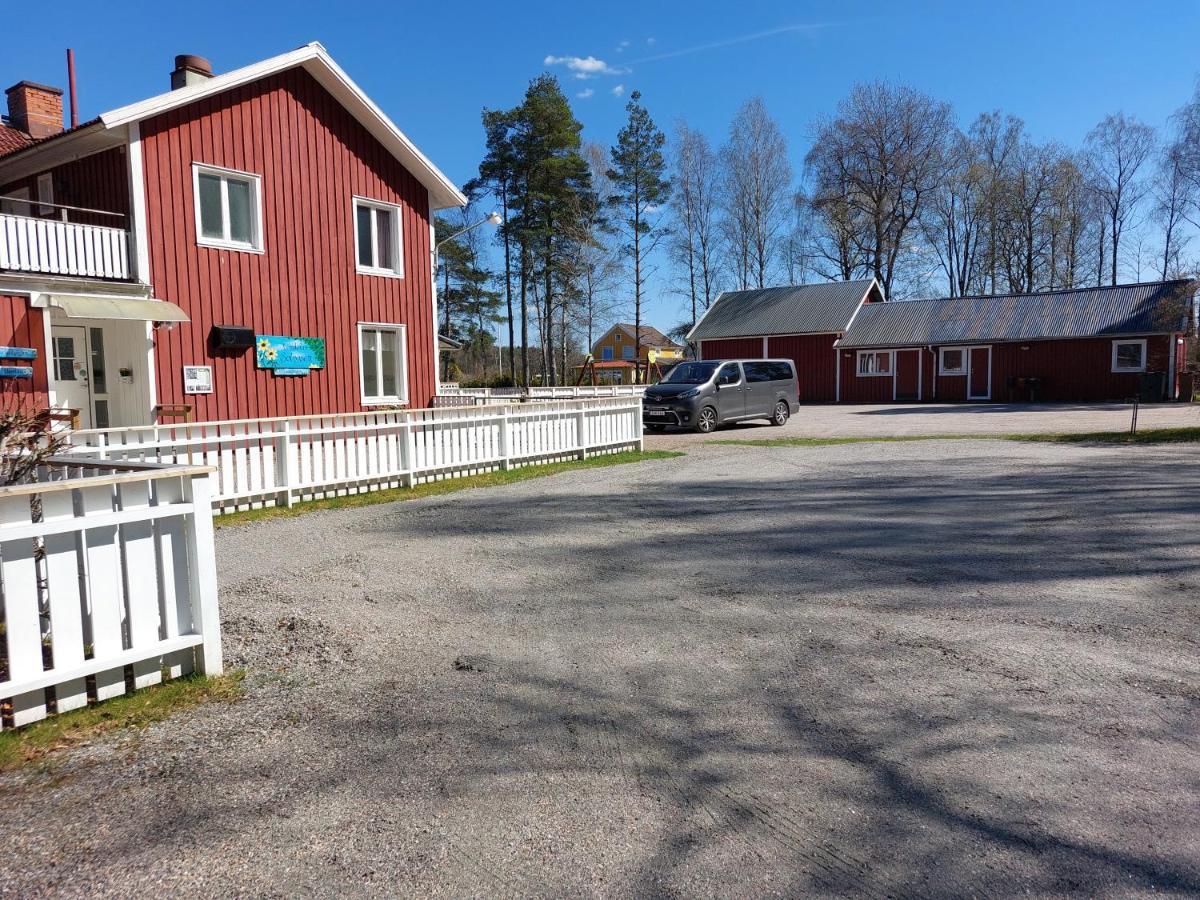 Flora Dekor Gaestgard, Lenagarden Casa de hóspedes Alingsås Exterior foto